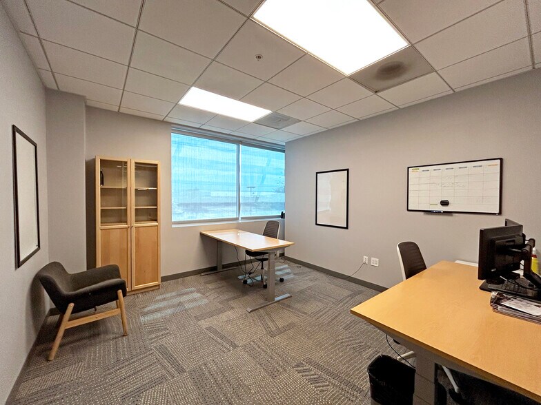 More Photos Of 3700 Vanowen St, Burbank Flex For Lease