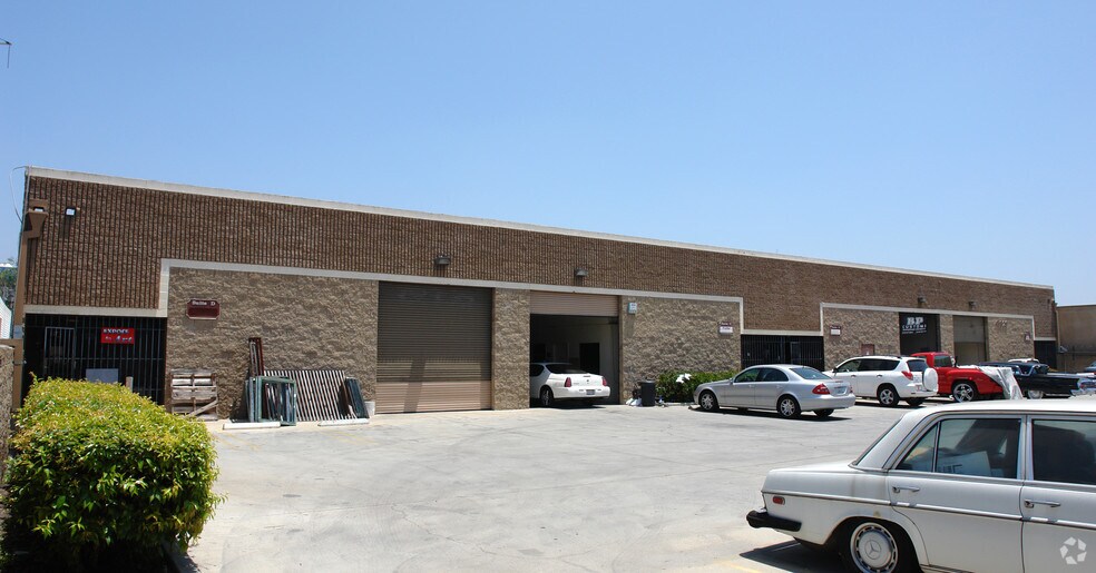 More Photos Of 15832 S Broadway St, Gardena Warehouse For Lease