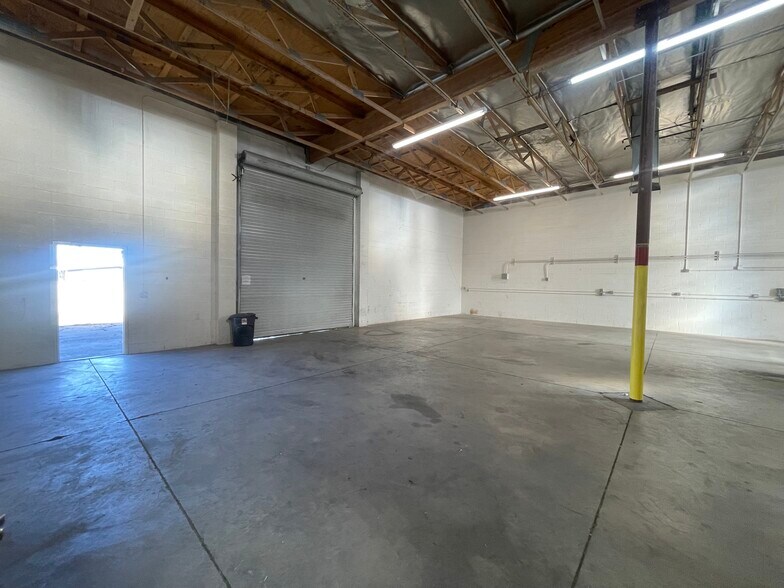 More Photos Of 1665 S Mojave Rd, Las Vegas Warehouse For Lease