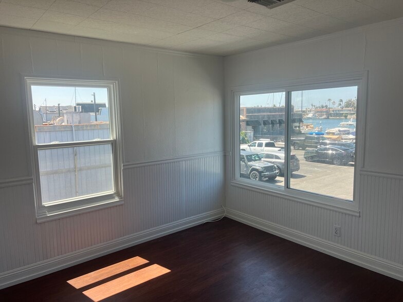 More Photos Of 2703 W Coast Hwy, Newport Beach Loft Creative Space For Lease