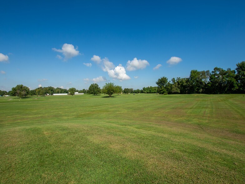 More Photos Of 3500 Kingshighway, East Saint Louis Golf Course Driving Range For Sale
