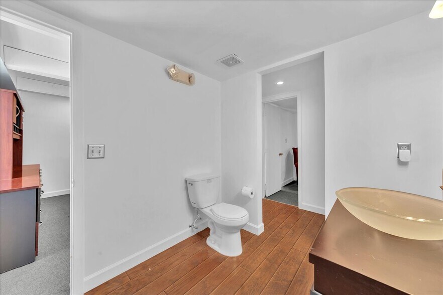 More Photos Of 500 NE 25th St, Pompano Beach Flex For Lease