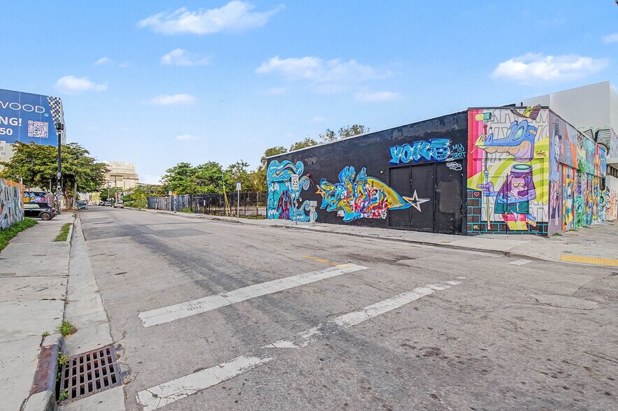 More Photos Of 2500 N Miami Ave, Miami Light Distribution For Sale