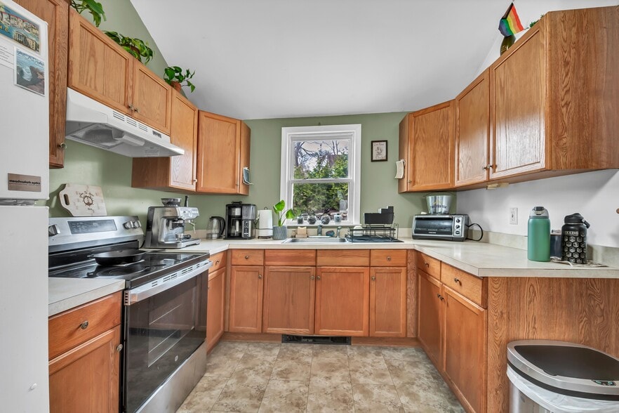 More Photos Of , Brookfield Unknown For Sale