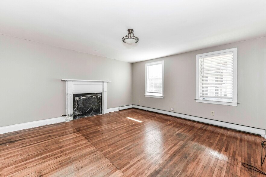 More Photos Of 173 Main St, Stanardsville Flex For Sale