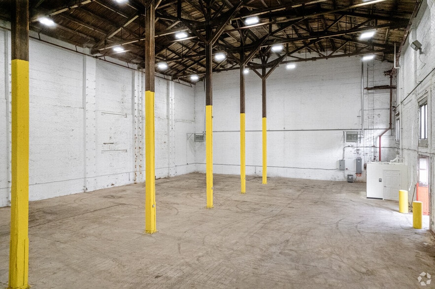 More Photos Of 300 Jefferson St, Camden Warehouse For Lease