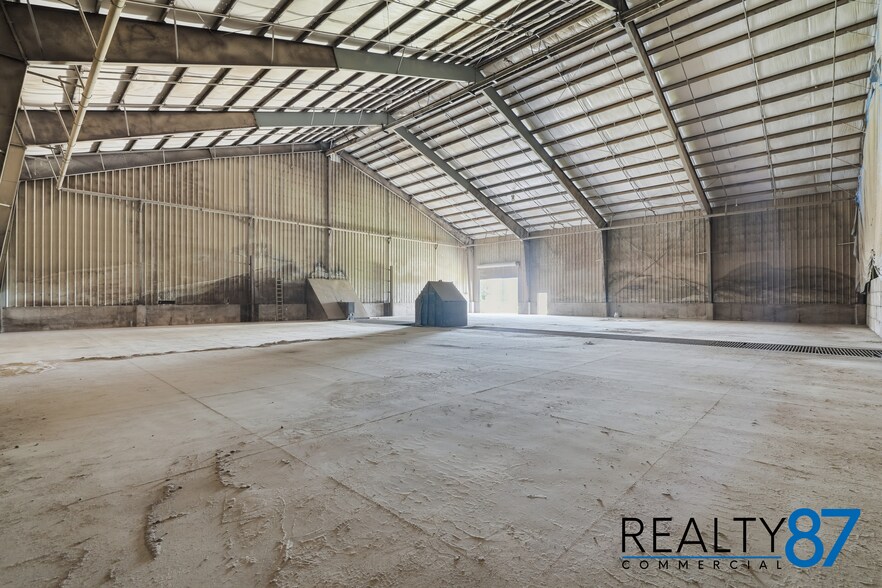 More Photos Of 1004 Grant St, Manchester Warehouse For Sale