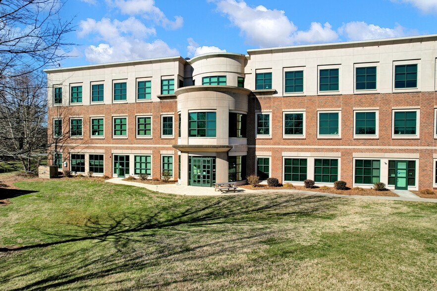 More Photos Of 204 Muirs Chapel Rd, Greensboro Office For Lease
