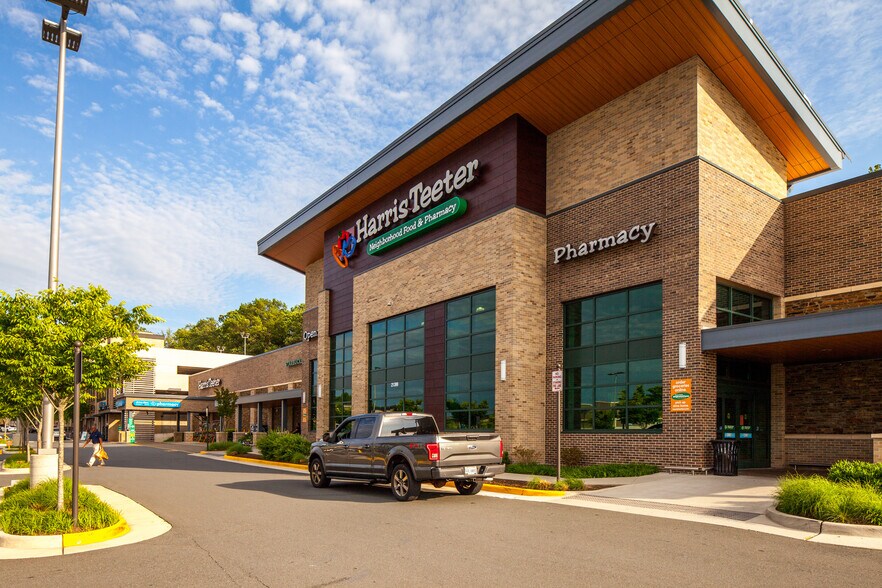 More Photos Of 21435 Epicerie Plz, Sterling Unknown For Lease