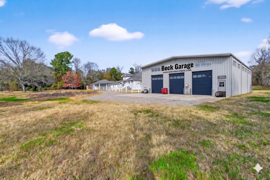 More Photos Of 38011 Spur 149 Rd, Magnolia Office Residential For Sale
