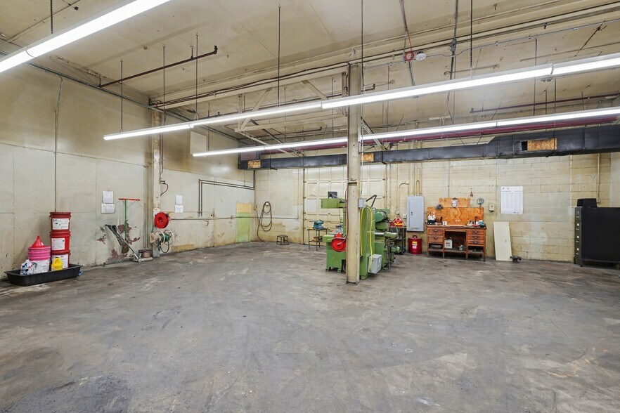 More Photos Of 49 S 2nd St, New Vienna Manufacturing For Lease