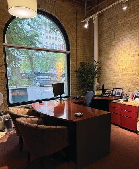More Photos Of 115 Bannatyne Ave, Winnipeg Office For Lease