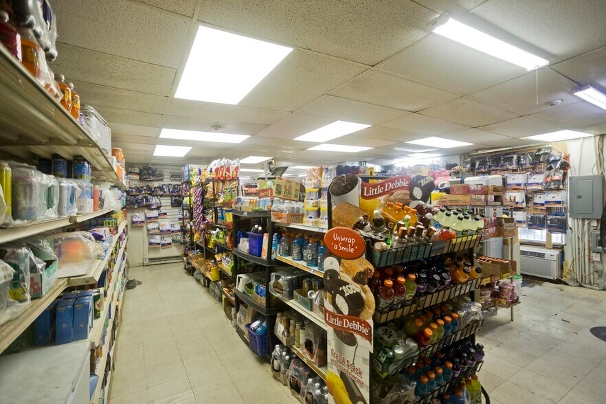 More Photos Of 95 School St, Chicopee Apartments For Sale