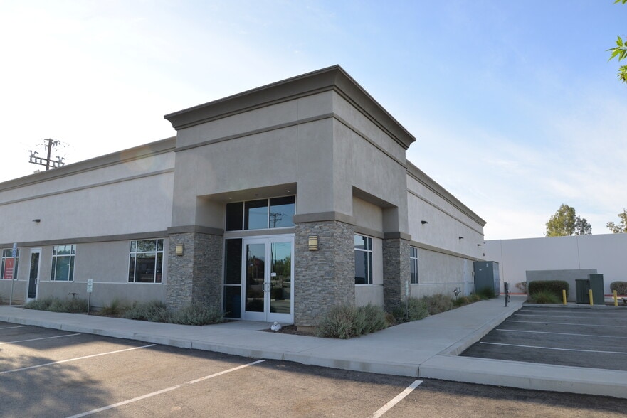 Primary Photo Of 22085 Commerce Way, Grand Terrace Storefront Retail Office For Lease