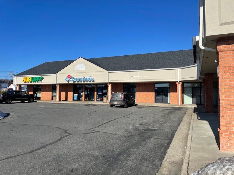 More Photos Of 1000 Main St, Altavista Storefront For Lease