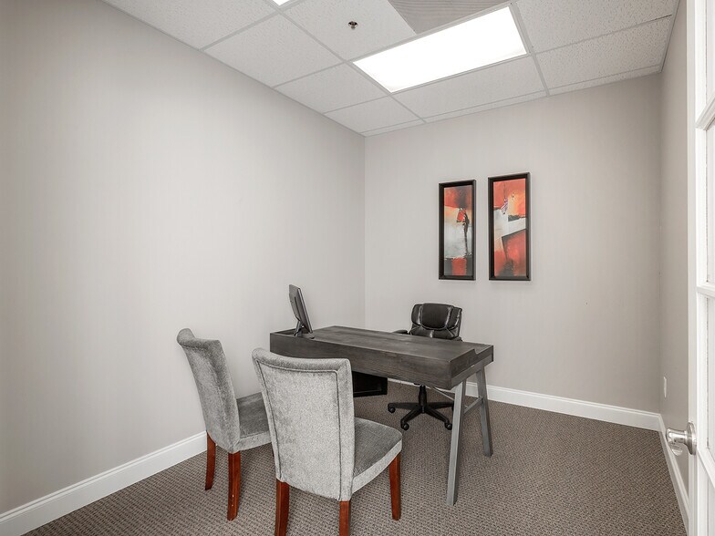 More Photos Of 8052 Mall Pky, Lithonia Medical For Lease