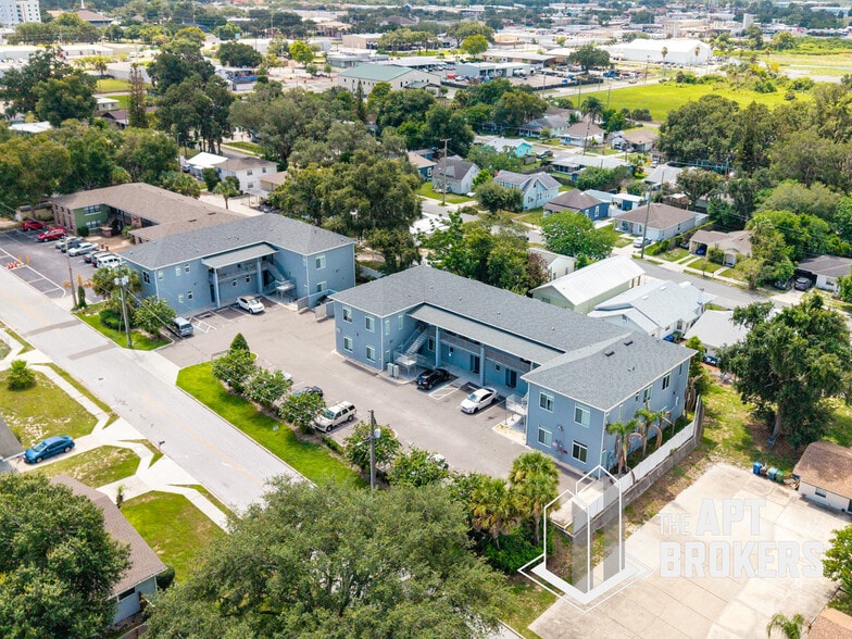 More Photos Of 750 Avenue C SW, Winter Haven Apartments For Sale