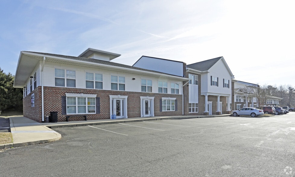 More Photos Of 8191 Jennifer Ln, Owings Office For Lease