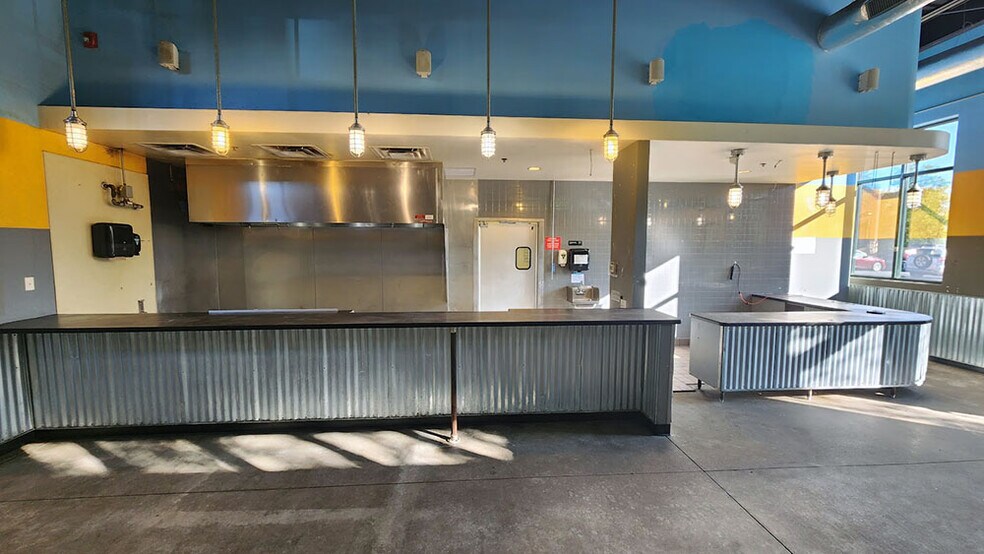 More Photos Of 500-508 Lexington Pky S, Saint Paul Restaurant For Lease