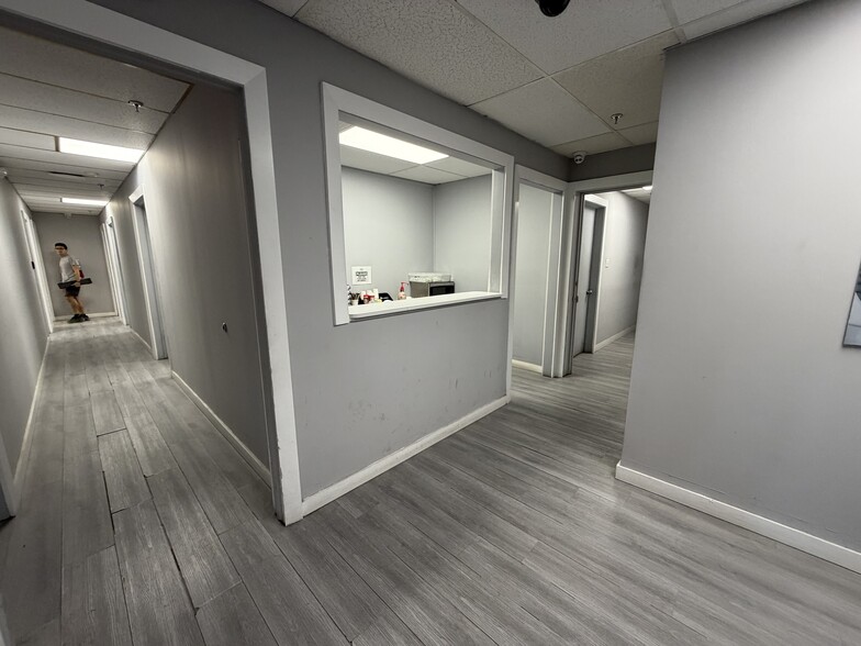 More Photos Of 13165 NW 47th Ave, Opa Locka Warehouse For Lease