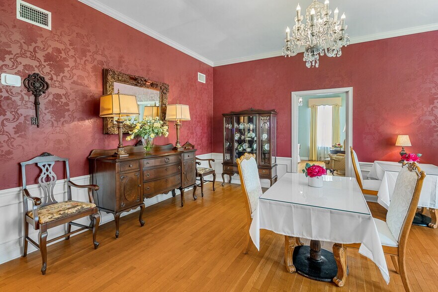 More Photos Of 1320 S Albert Pike Ave, Fort Smith Hospitality For Sale