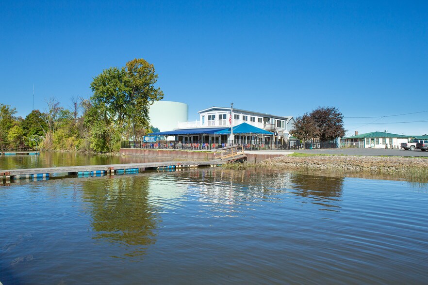 More Photos Of 7 Main St, Catskill Restaurant For Lease