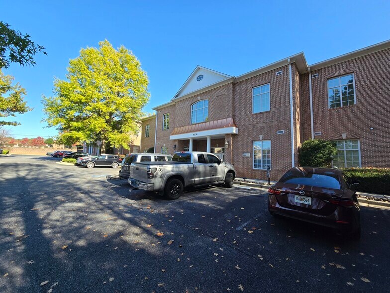 More Photos Of 4574 Lawrenceville Hwy NW, Lilburn Medical For Sale