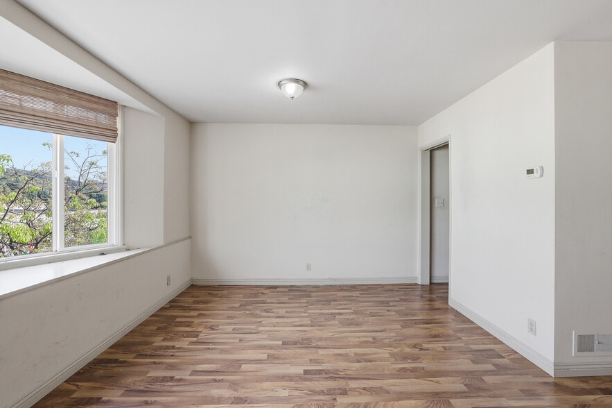 More Photos Of 3521 Ocean View Blvd, Glendale General Retail For Sale