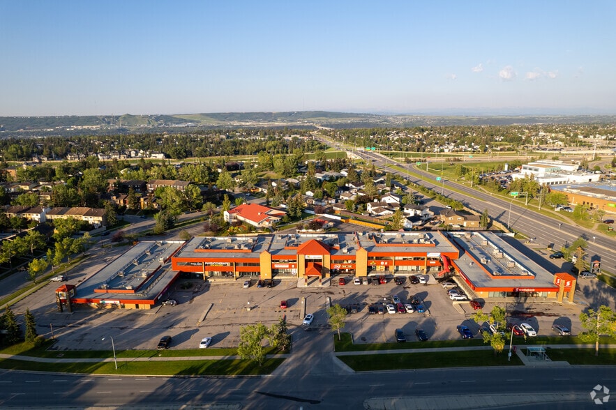 More Photos Of 1829 Ranchlands Blvd NW, Calgary Freestanding For Lease