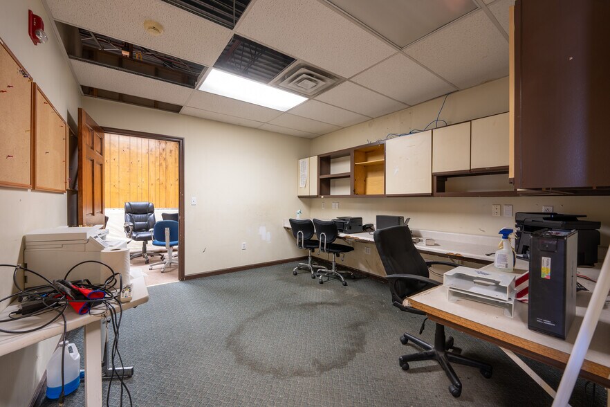 More Photos Of 7419 Washington Ave, Pittsburgh Office For Lease