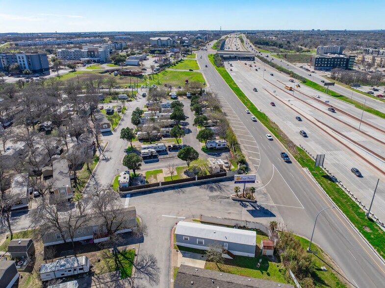 More Photos Of 7901 E Ben White Blvd, Austin Manufactured Housing Mobile Home Park For Sale
