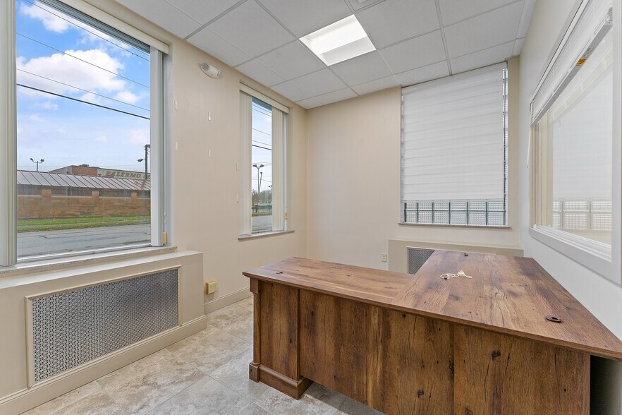 More Photos Of 403 Tenney Ave, Campbell Bank For Sale