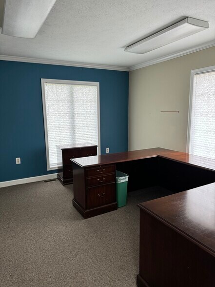 More Photos Of 1031 S Main St, Woodstock Medical For Sale