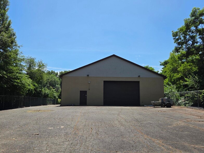More Photos Of 97 Forestville Ave, Plainville Manufacturing For Sale