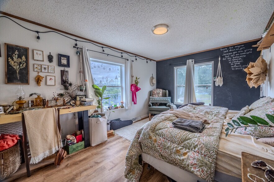 More Photos Of 2399 Twin Rivers Pt, Camdenton Trailer Camper Park For Sale