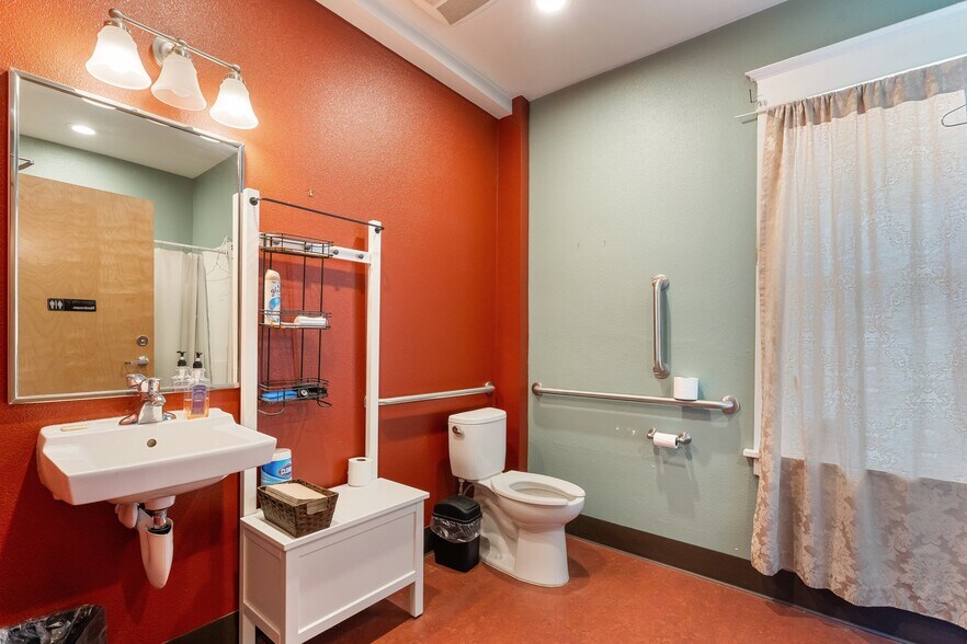 More Photos Of 5131 NE 23rd Ave, Portland Religious Facility For Sale
