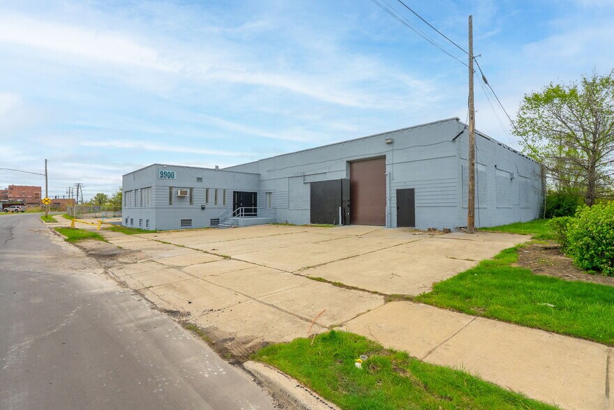 More Photos Of 9900 Northlawn St, Detroit Warehouse For Lease