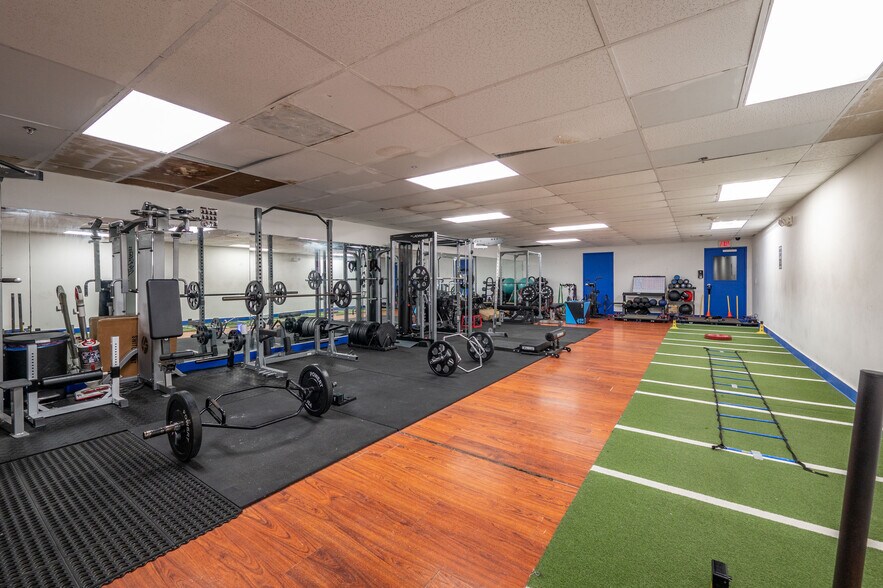 More Photos Of 32 Still River Dr, New Milford Industrial For Sale