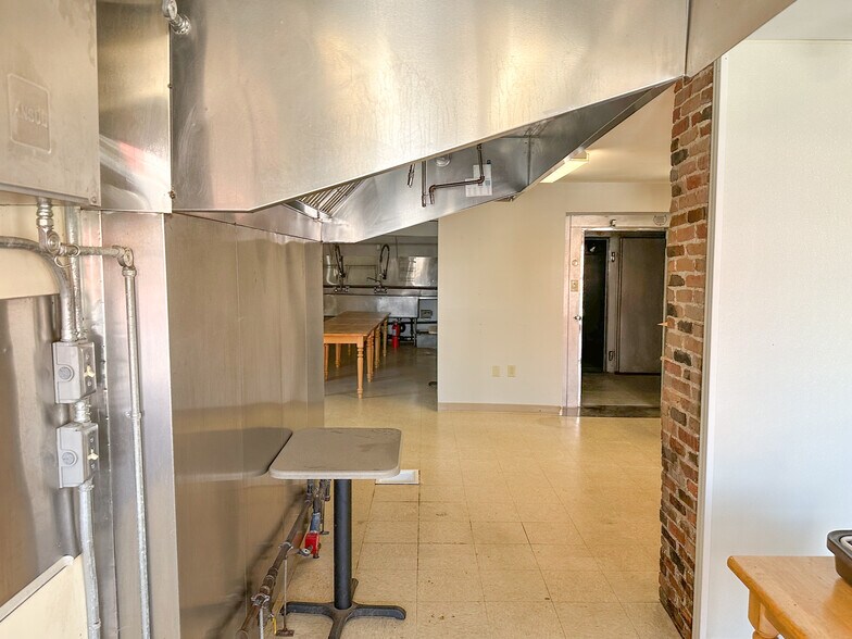 More Photos Of 31 Central Square, Troy Storefront Retail Residential For Lease