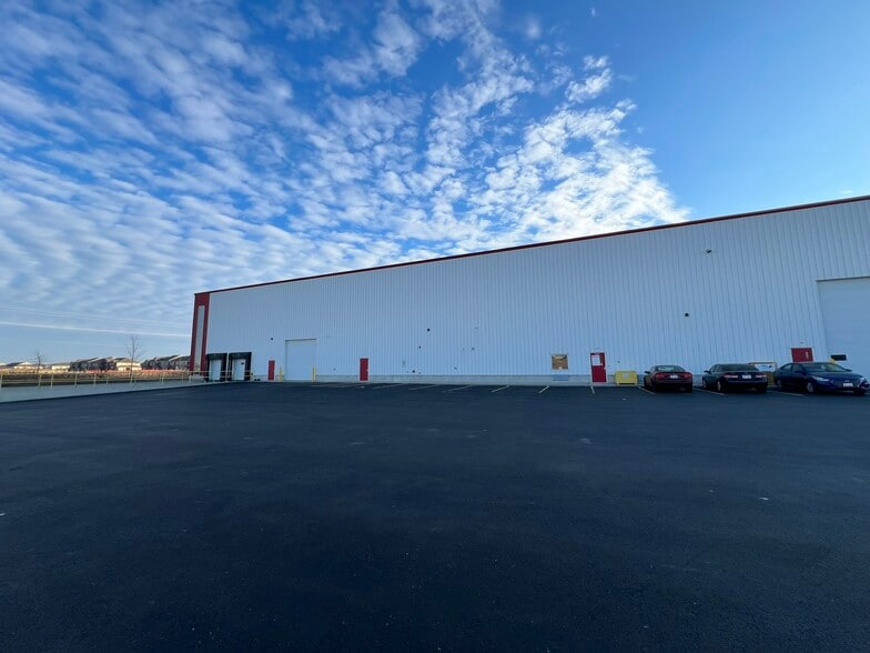 More Photos Of 2801 W Evergreen Dr, Appleton Warehouse For Lease