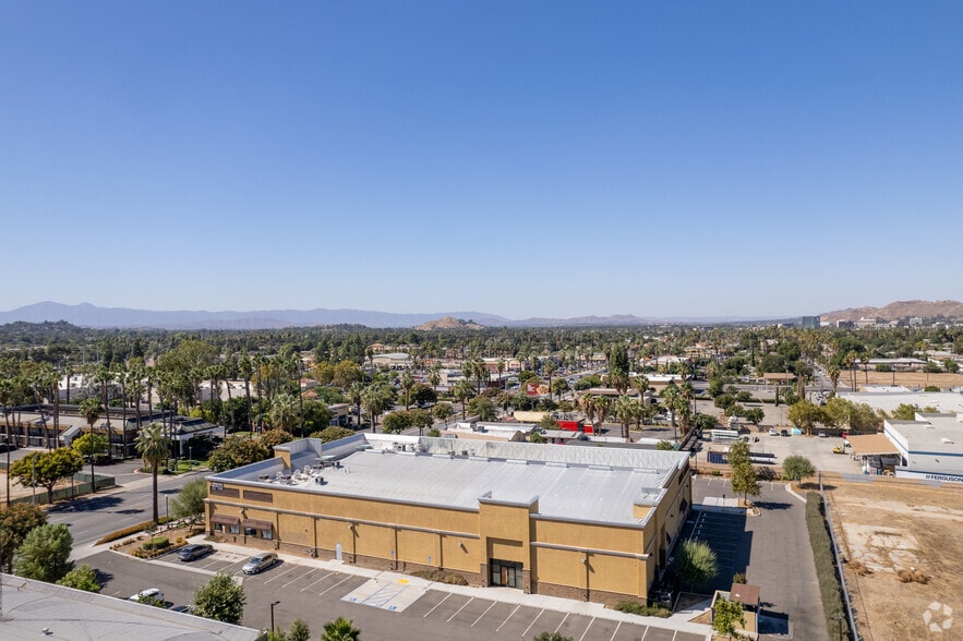 More Photos Of 1575 University Ave, Riverside Freestanding For Lease
