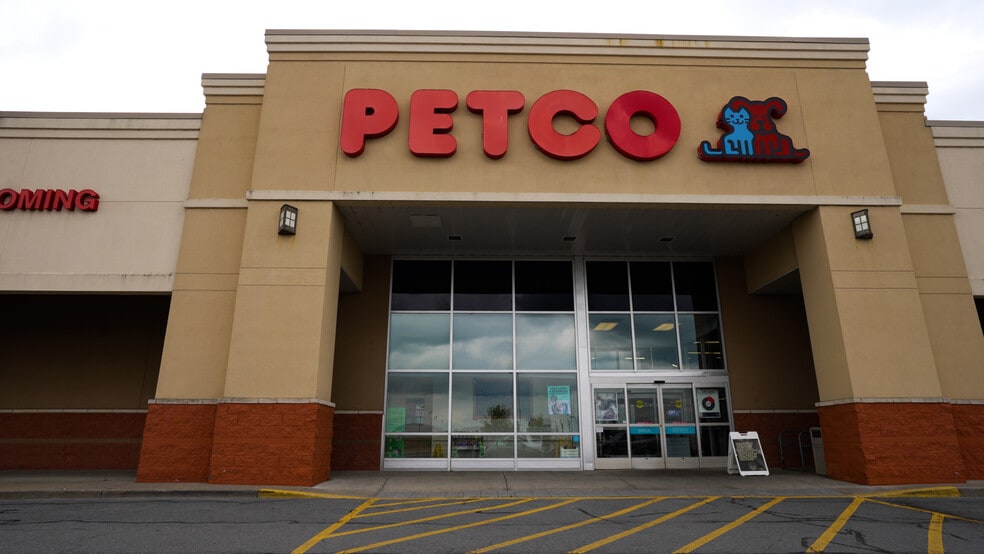 More Photos Of 21800-21880 Towne Center Dr, Watertown Unknown For Lease