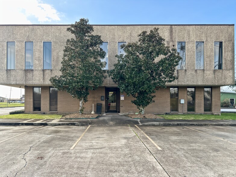 More Photos Of 606 Rollingbrook Dr, Baytown Coworking Space