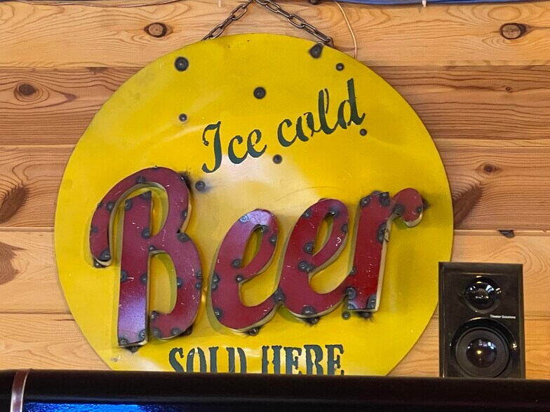 More Photos Of 203 Whinery, Binford Casino For Sale