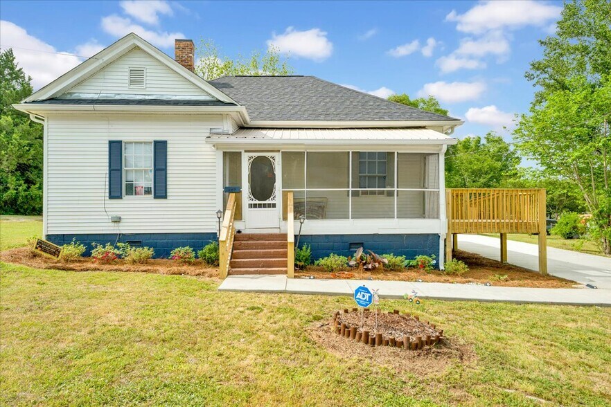Primary Photo Of 607 12th Ave SW, Alabaster Specialty For Sale