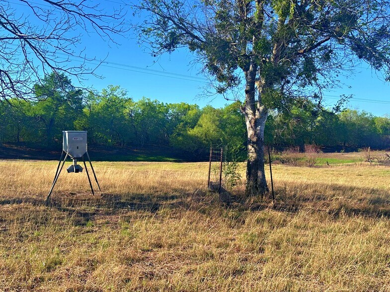 More Photos Of 3265 TX-97, Jourdanton Land For Sale