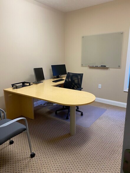More Photos Of 2931 Breezewood Ave, Fayetteville Office For Lease