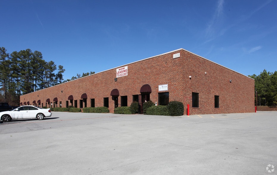 More Photos Of 1009 Industrial Ct, Suwanee Warehouse For Lease