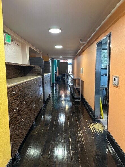 More Photos Of 231-243 E Colorado Blvd, Pasadena Storefront Retail Office For Lease