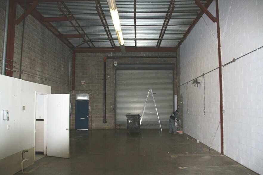 More Photos Of 1132 49th Ave, Long Island City Industrial For Lease